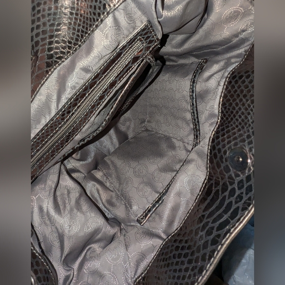 Michael Kors Jet Set chain metallic shoulder bag. - Picture 11 of 11